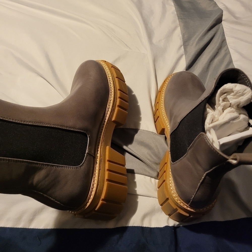 GREY Boots ✨️ - Picture 8 of 11